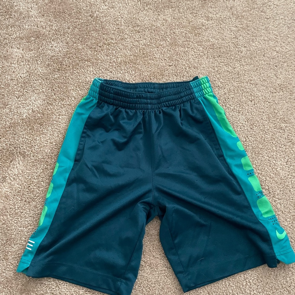 Youth large nike shorts